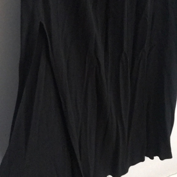 High slit black maxi skirt reformation - Picture 3 of 4